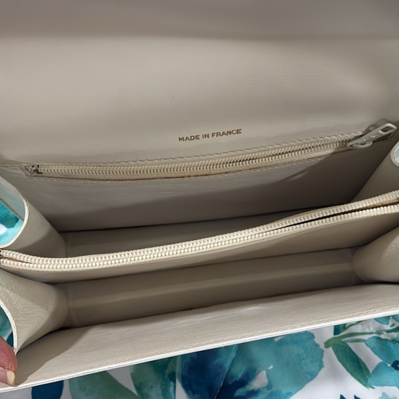 Elegant Vintage Celine White Leather Shoulder Bag - Picture 11 of 16